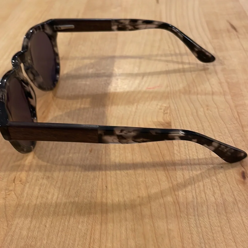 Ivory & Mason Tortoise Moreno Unisex Sunglasses